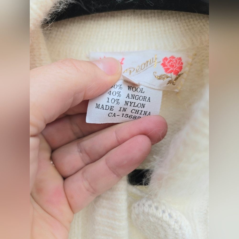 Pretty Pretty Vintage Wool Cardi - Picture 5 of 12